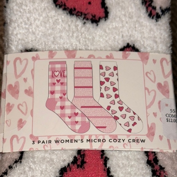 NWT Rae Dunn Pink/White Fuzzy Heart Micro Cozy Crew Socks 3 pair Valentine’s Day - Picture 7 of 11